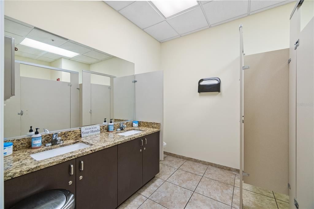 Bathroom, Dual Sink Vanities, Interior