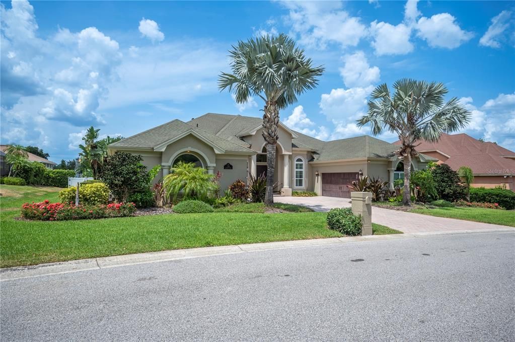 Attached, Exterior, Facade, Ranch