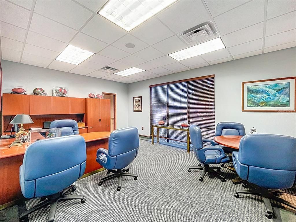 Home Office, Interior