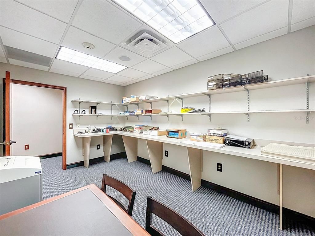 Home Office, Interior