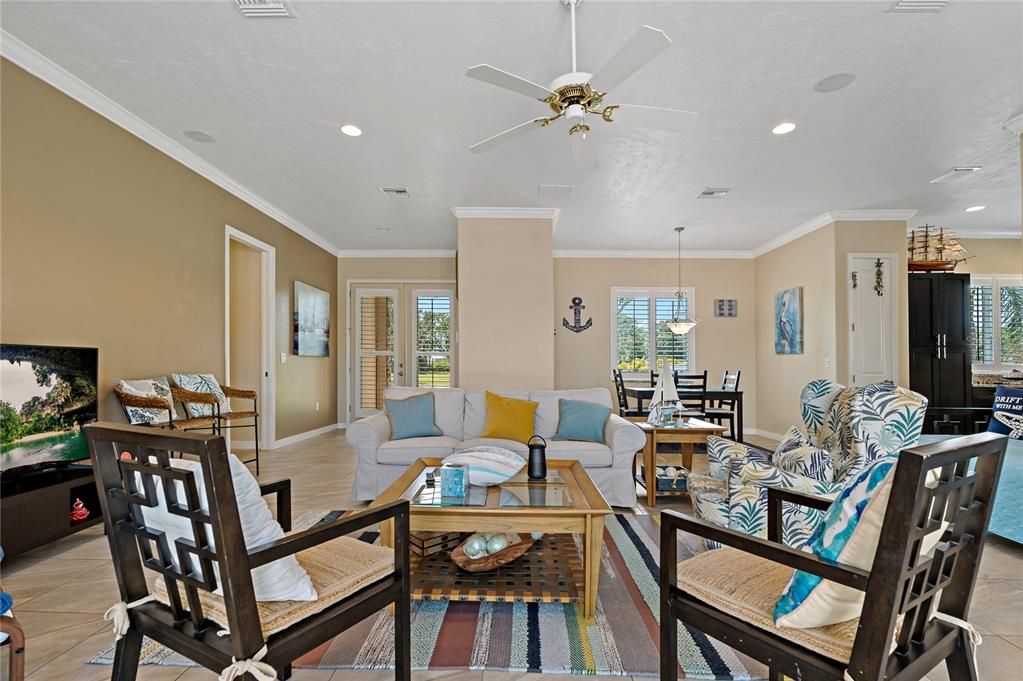 Dining room, Interior, Living room, Pendant Lights, Recessed Lighting
