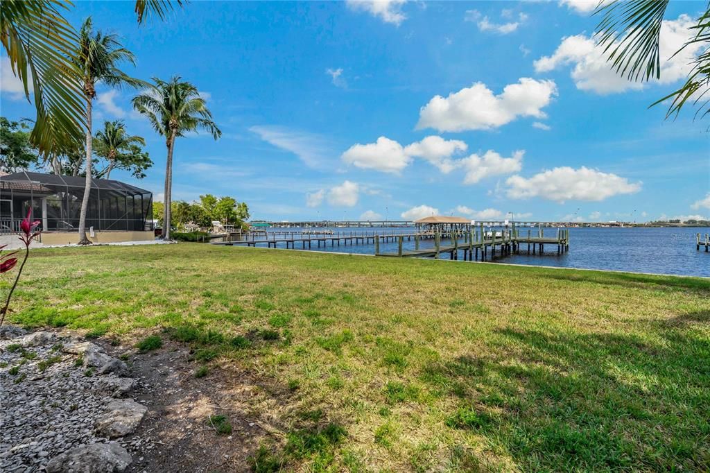Exterior, Lake