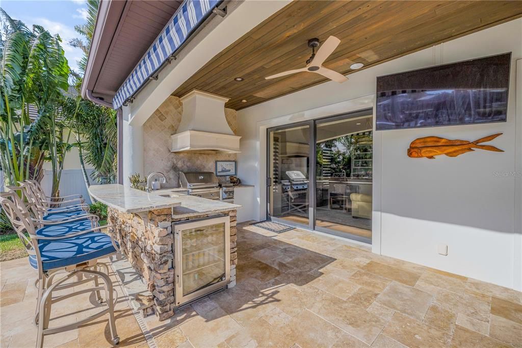 Exterior, Outdoor Kitchen