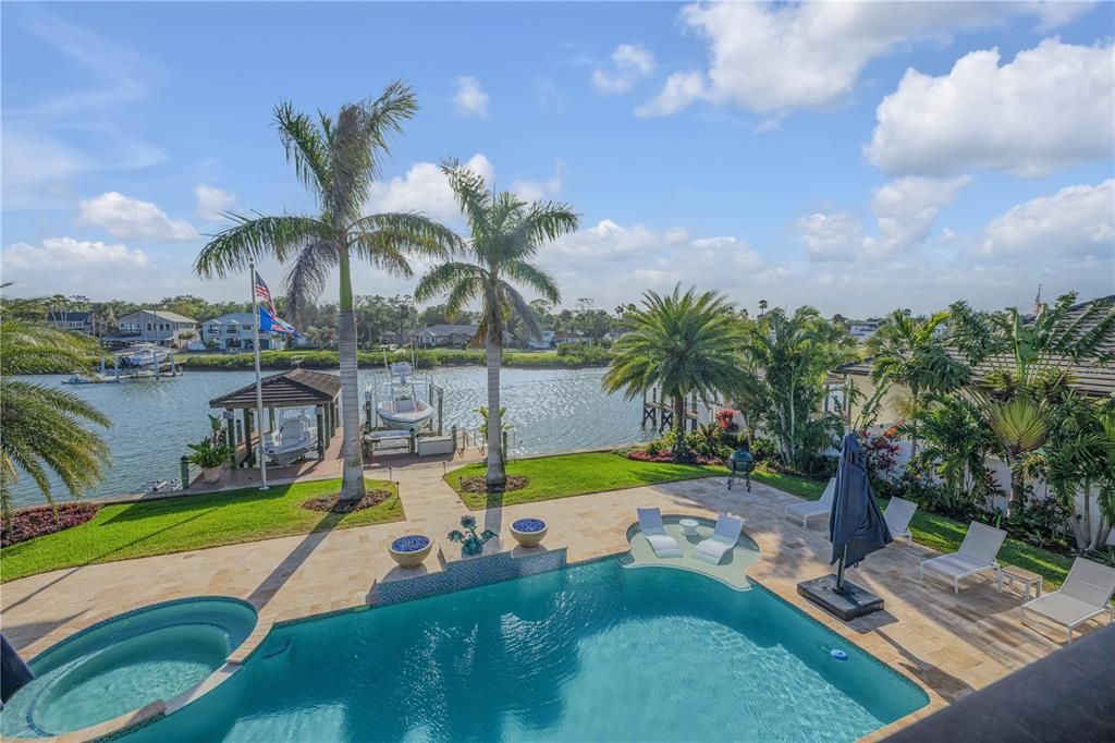 Exterior, Pool, Water