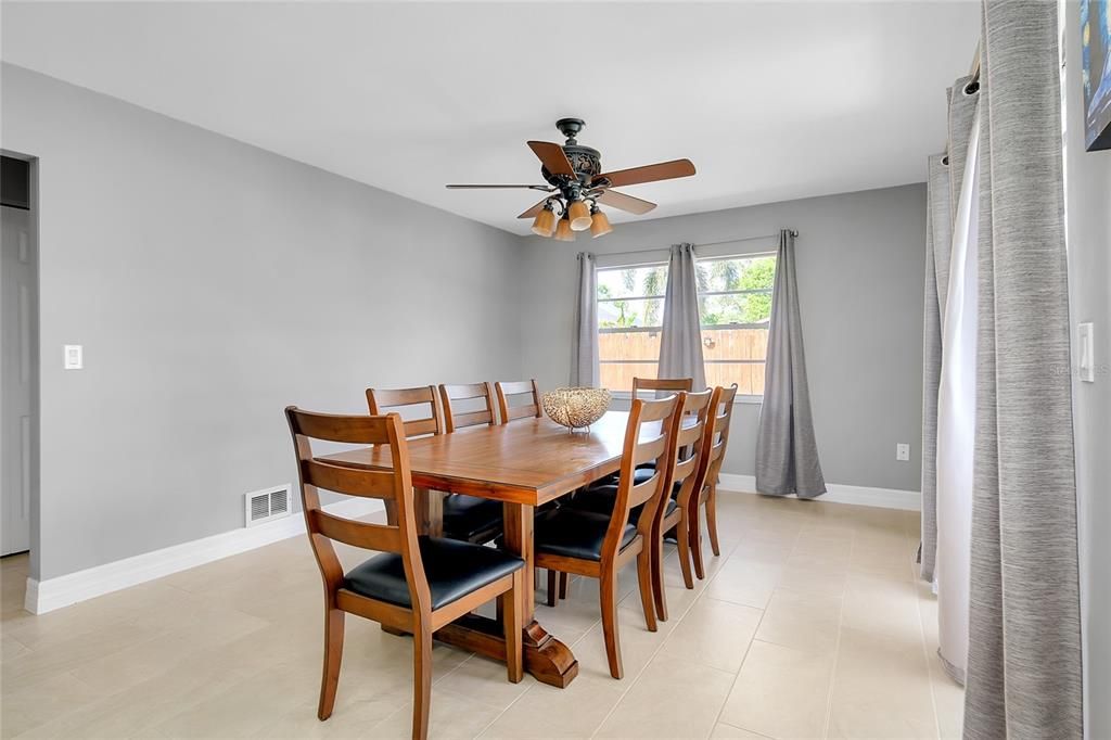 Dining room, Interior