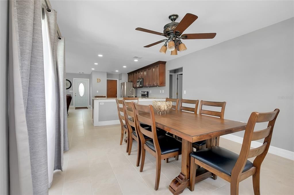 Dining room, Interior, Kitchen, Recessed Lighting