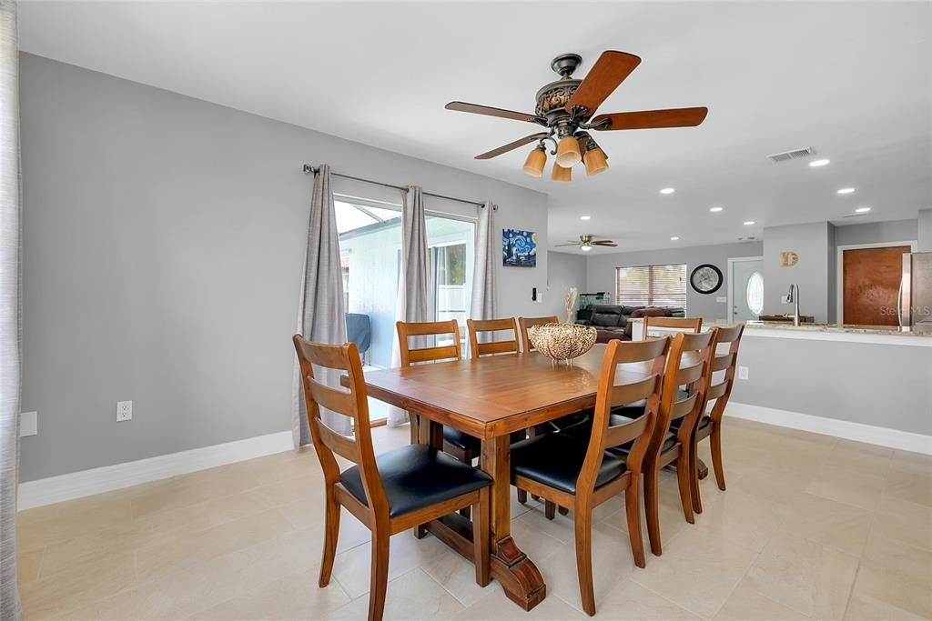 Dining room, Interior, Recessed Lighting