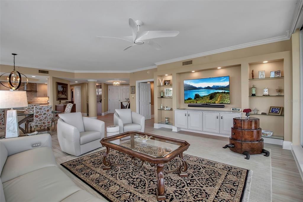 Interior, Living room, Pendant Lights, Recessed Lighting