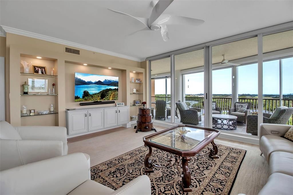 Interior, Living room, Recessed Lighting, Water