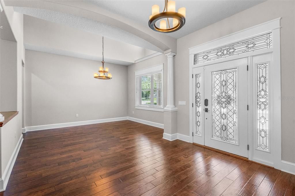 Empty room, Interior, Pendant Lights, Wood Texture Flooring