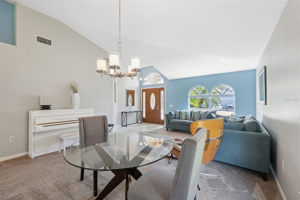 Chandelier, Dining room, Interior, Living room, Pendant Lights