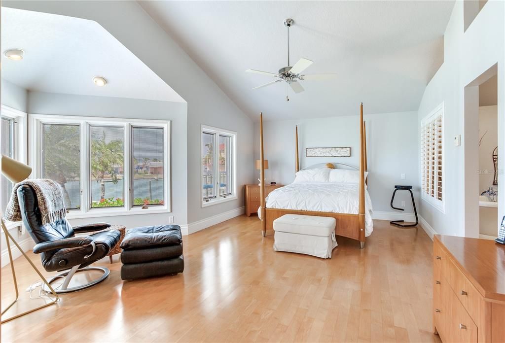 Bedroom, Interior, Water, Wood Texture Flooring