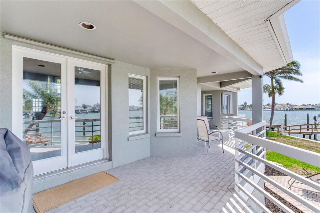 Exterior, Recessed Lighting, Water