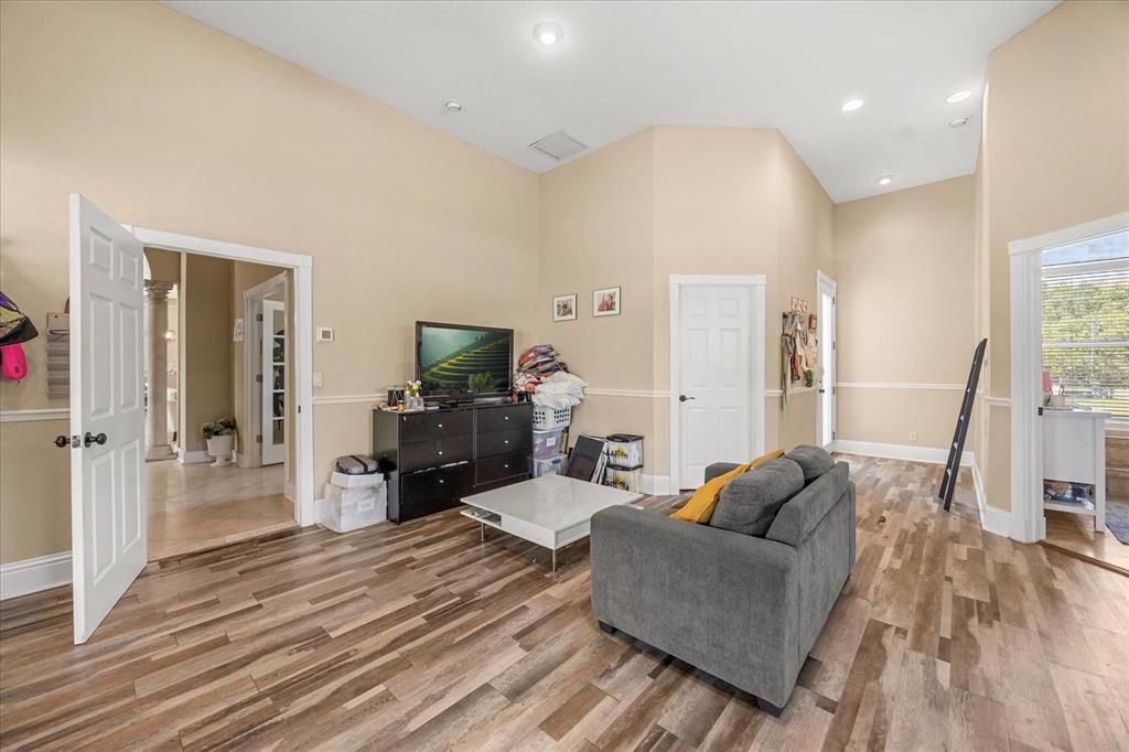 Interior, Living room, Recessed Lighting, Wood Texture Flooring