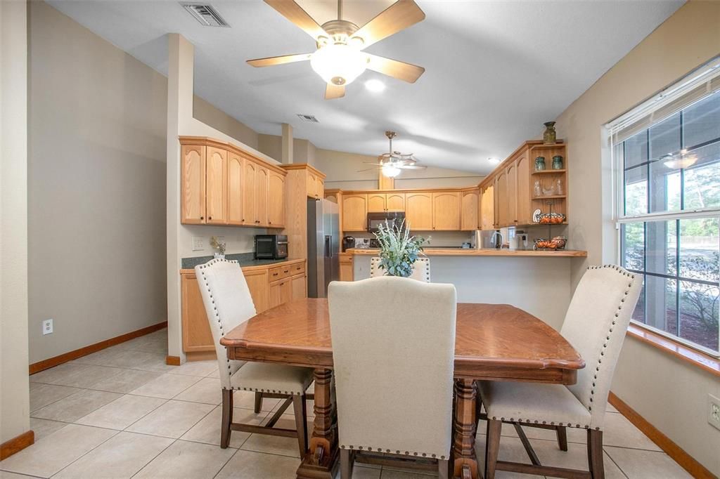 Dining room, Interior, Kitchen, Recessed Lighting