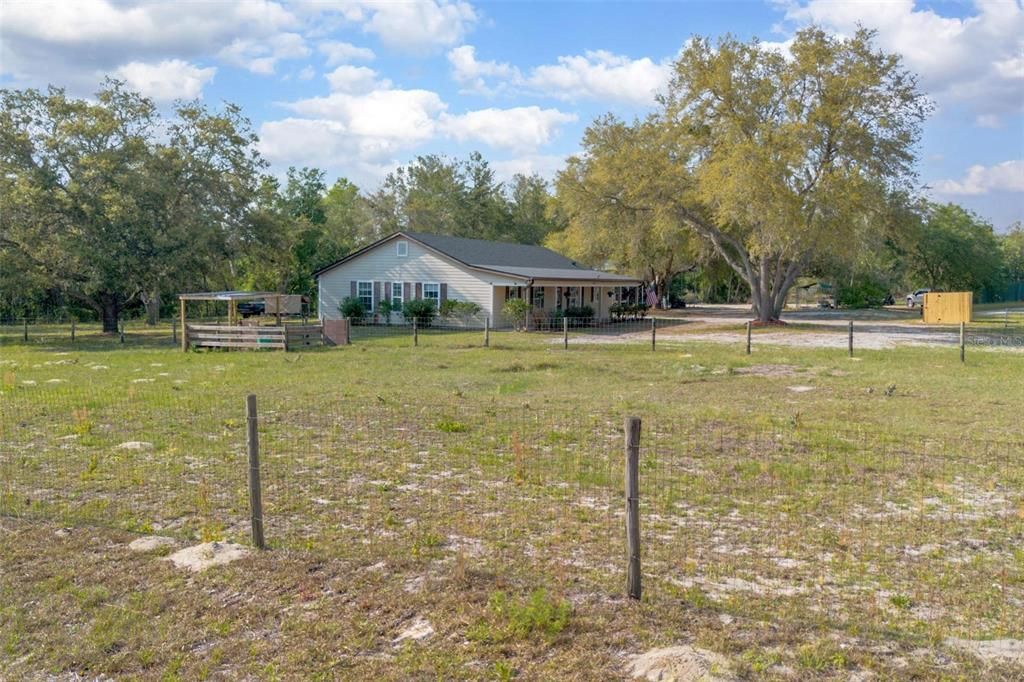 Backyard, Exterior