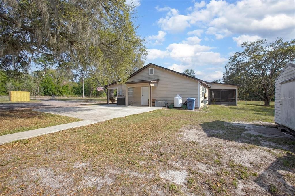Backyard, Exterior