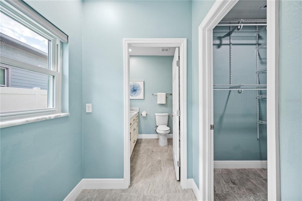 Bathroom, Interior, Walk-in Closets, Wood Texture Flooring