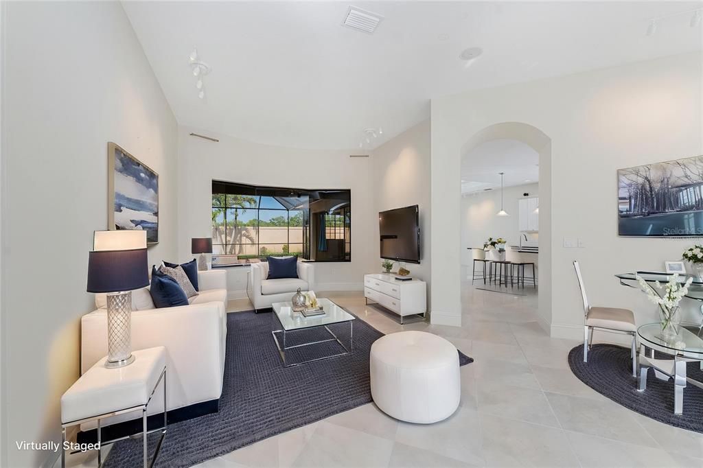 Dining room, Interior, Living room, Pendant Lights