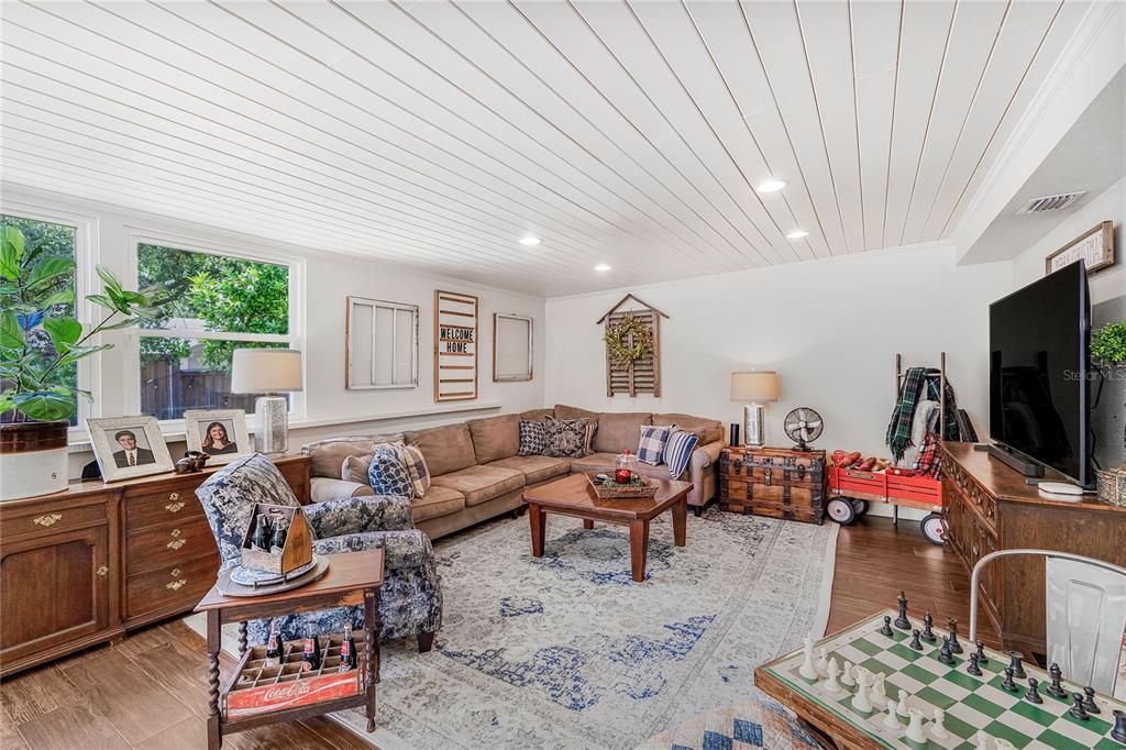 Interior, Living room, Recessed Lighting, Wood Texture Flooring