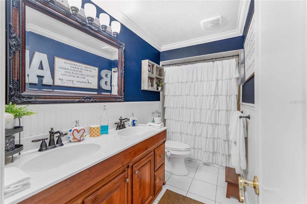 Bathroom, Dual Sink Vanities, Interior