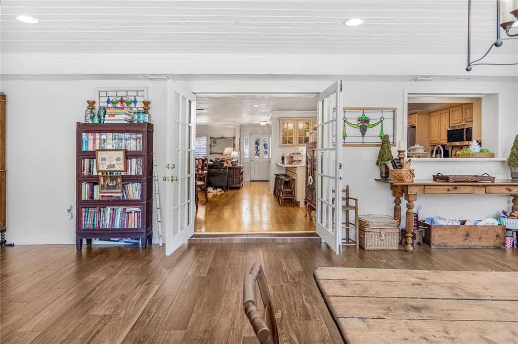 Interior, Recessed Lighting, Wood Texture Flooring