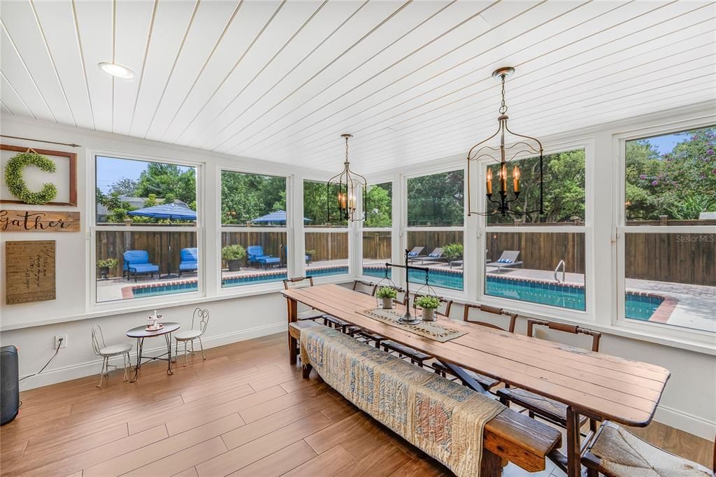 Dining room, Interior, Pendant Lights, Recessed Lighting, Sun Room, Wood Texture Flooring