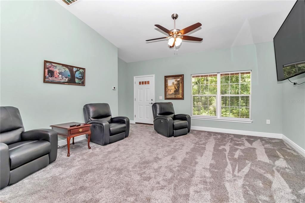 Home Office, Interior