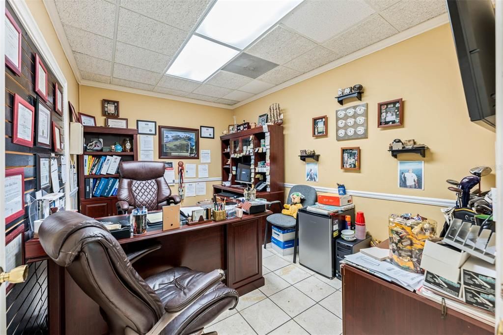 Home Office, Interior