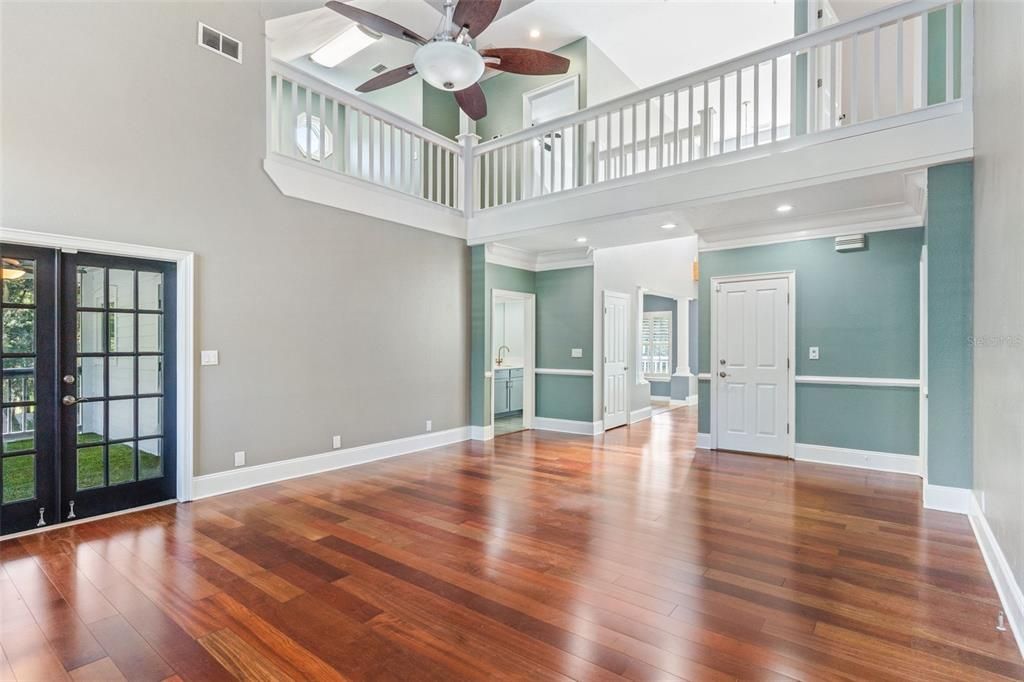Interior, Recessed Lighting, Wood Texture Flooring