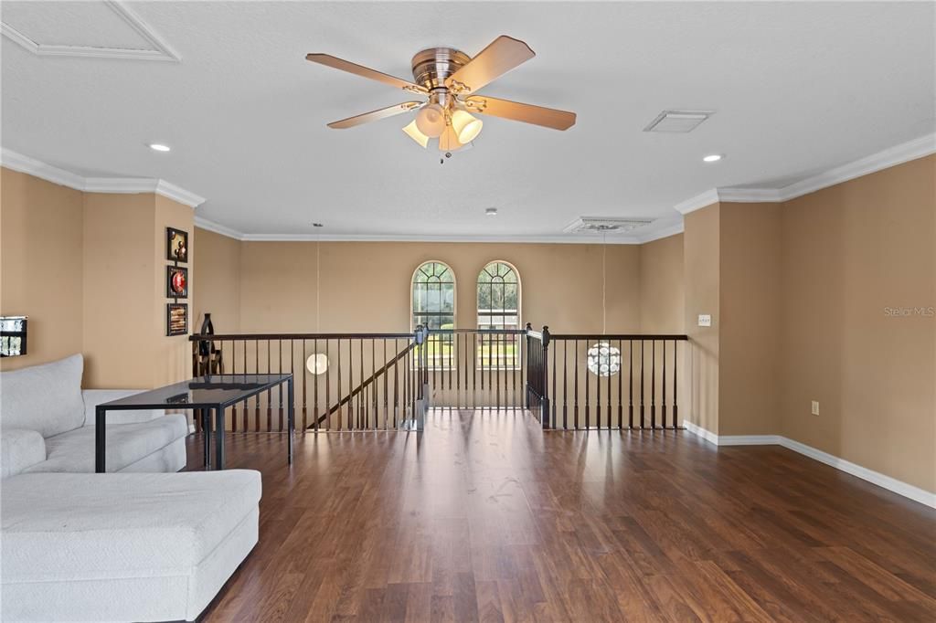 Interior, Recessed Lighting, Wood Texture Flooring