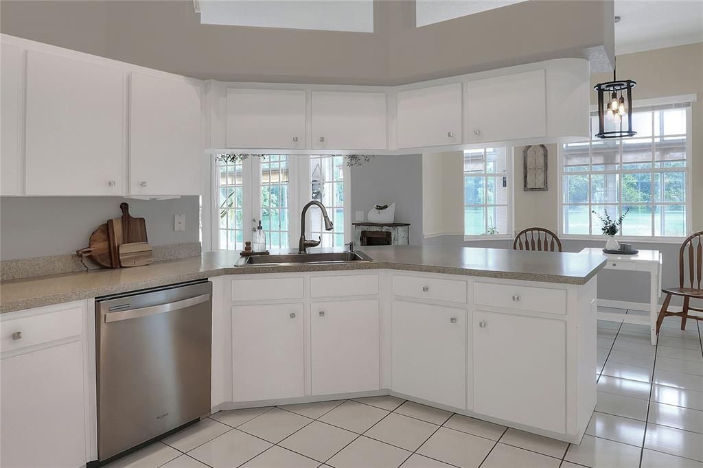 Dining room, Interior, Kitchen, Stainless Steel Appliances