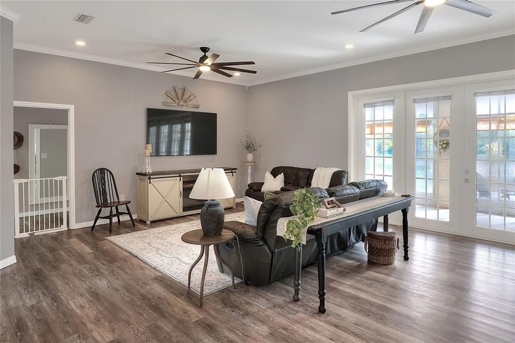 Interior, Living room, Recessed Lighting, Wood Texture Flooring