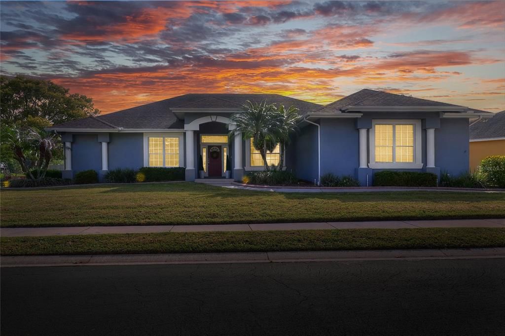 Exterior, Facade, Ranch