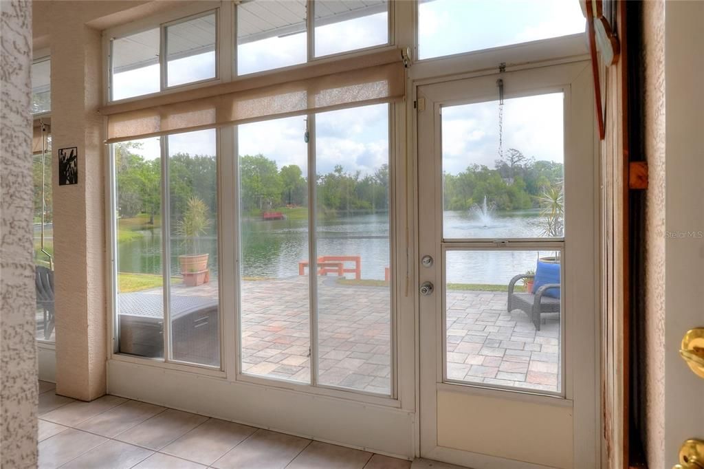 Interior, Sun Room, Water