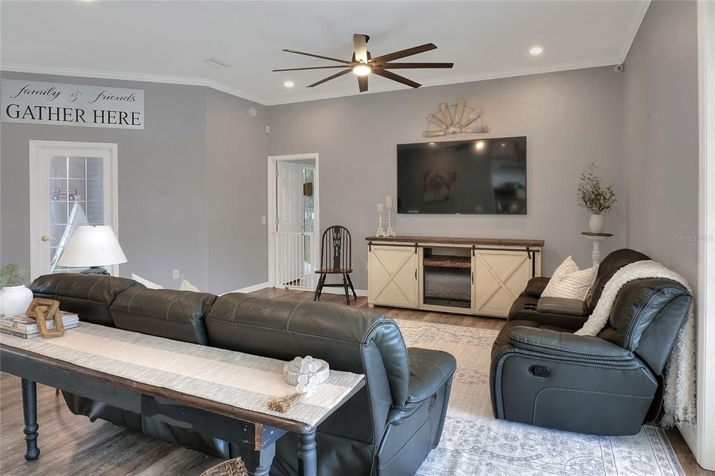 Interior, Living room, Recessed Lighting, Wood Texture Flooring