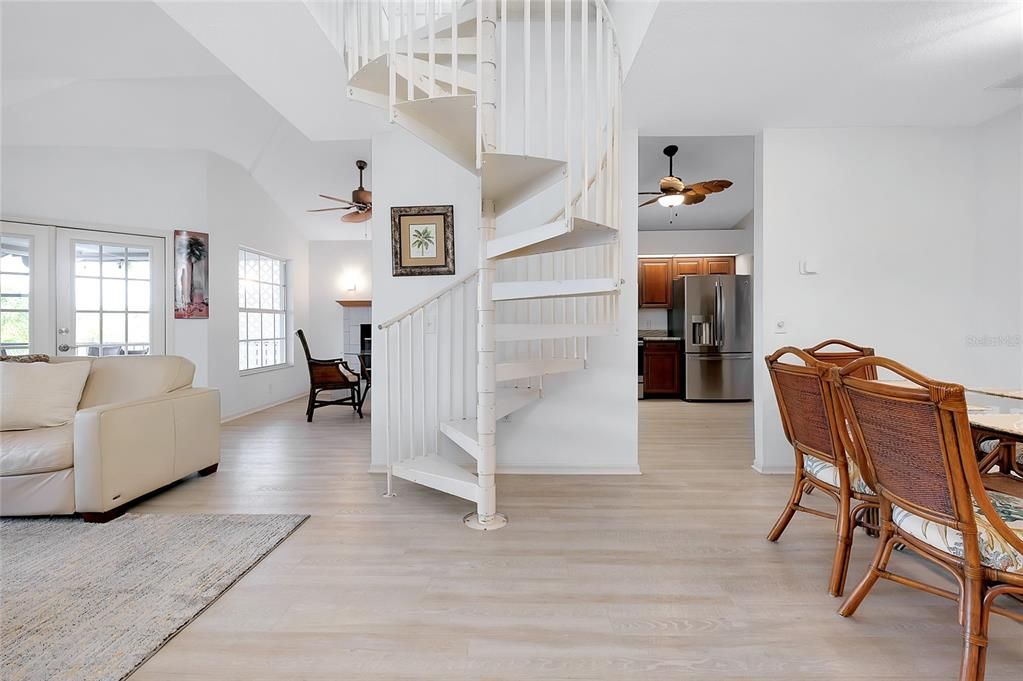 Dining room, Interior, Kitchen, Stainless Steel Appliances, Wood Texture Flooring