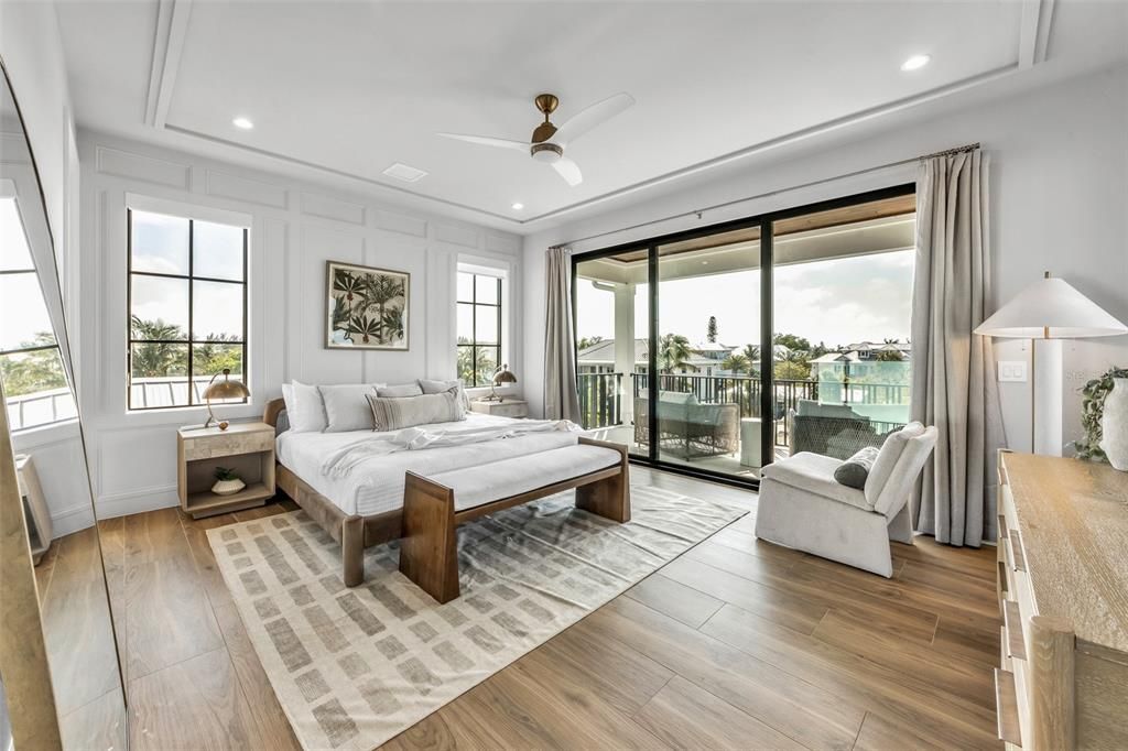 Bedroom, Interior, Recessed Lighting, Water, Wood Texture Flooring