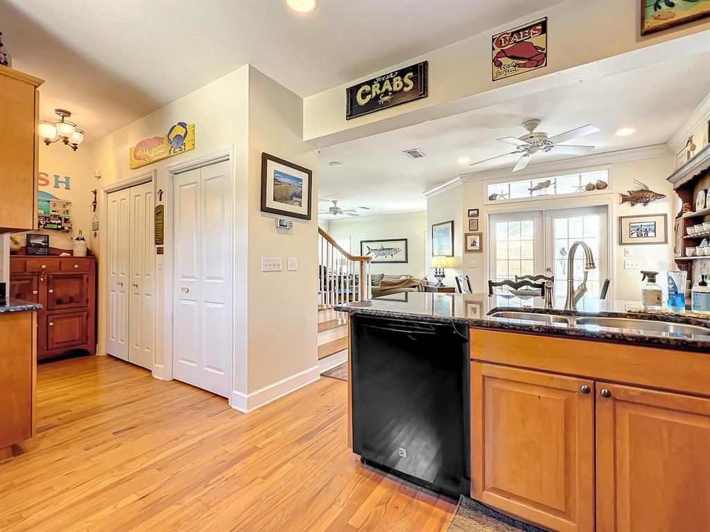 Interior, Recessed Lighting, Wood Texture Flooring
