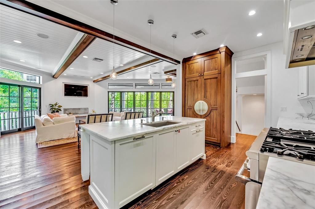 Dining room, Interior, Kitchen, Living room, Pendant Lights, Recessed Lighting, Stainless Steel Appliances, Wood Texture Flooring
