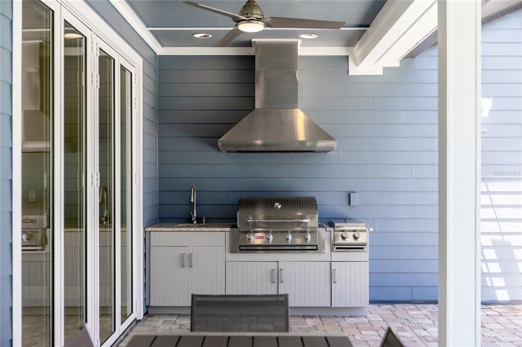 Exterior, Outdoor Kitchen