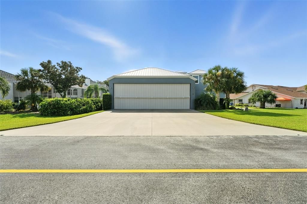 Detached Garage, Exterior