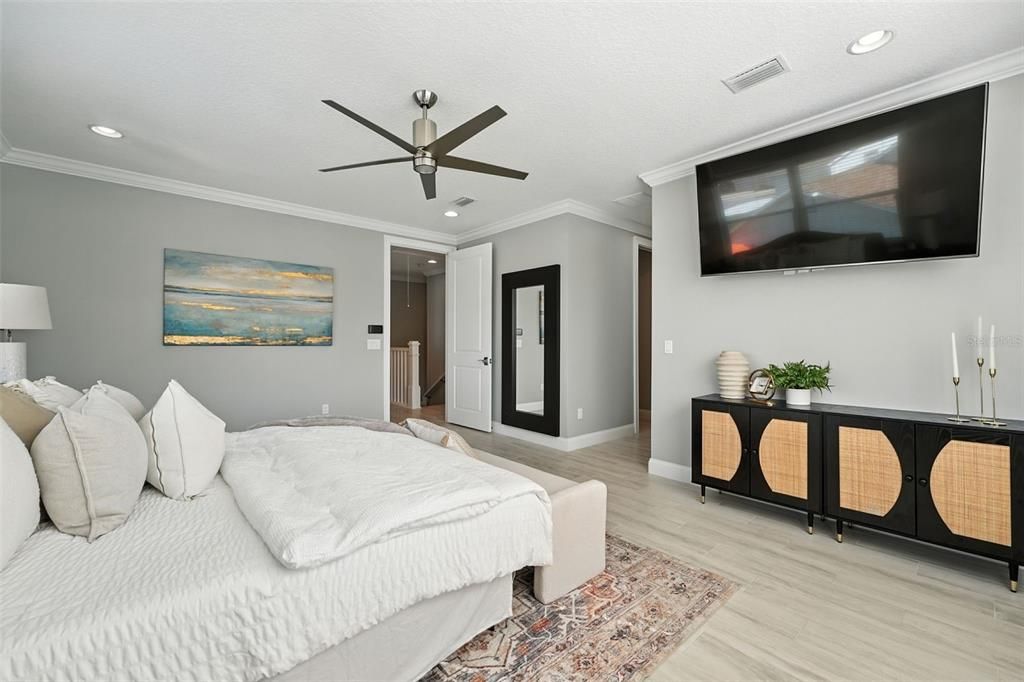 Bedroom, Interior, Recessed Lighting, Wood Texture Flooring