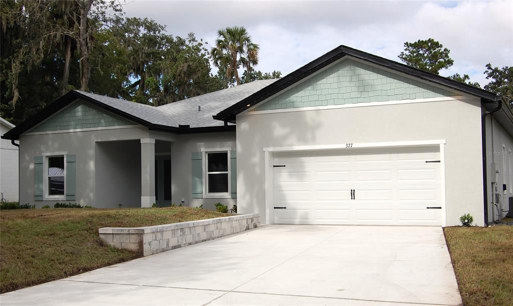 Attached, Exterior, Facade, Ranch