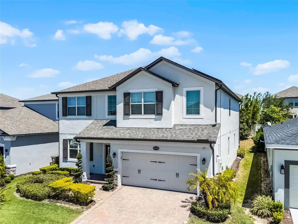 Attached, Exterior, Facade, Farmhouse