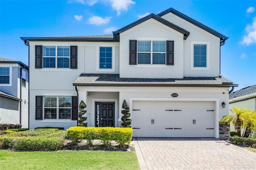 Attached, Exterior, Facade, Farmhouse