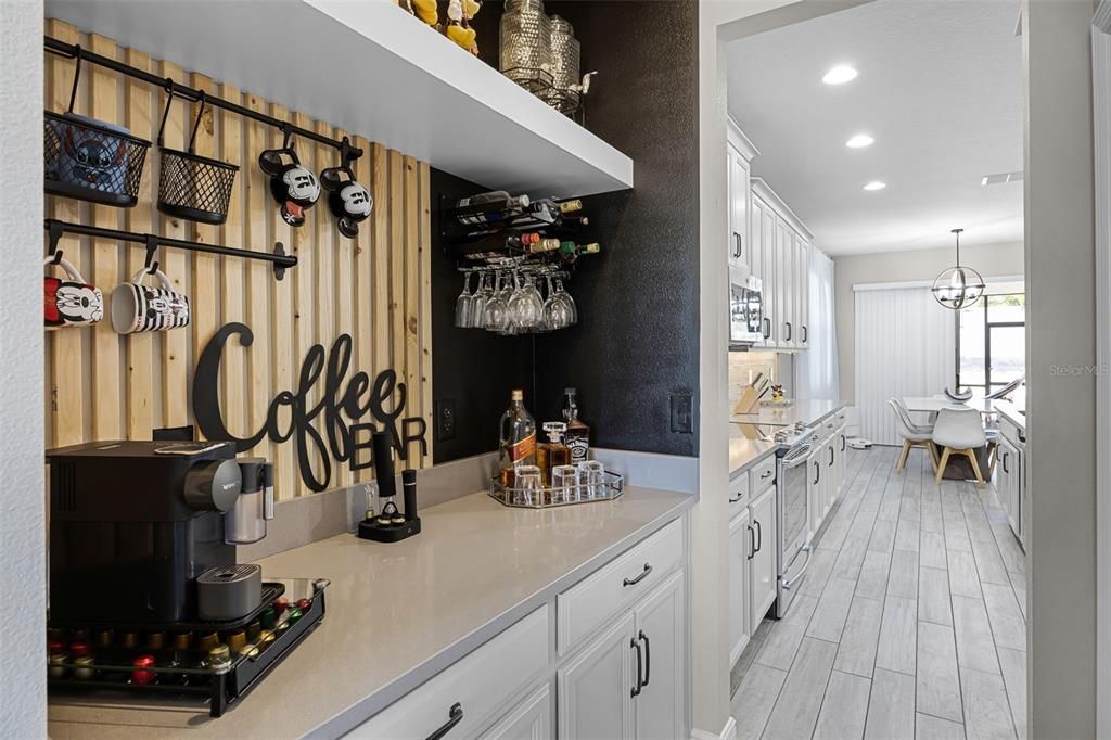 Chandelier, Dining room, Interior, Kitchen, Pendant Lights, Recessed Lighting, Wood Texture Flooring