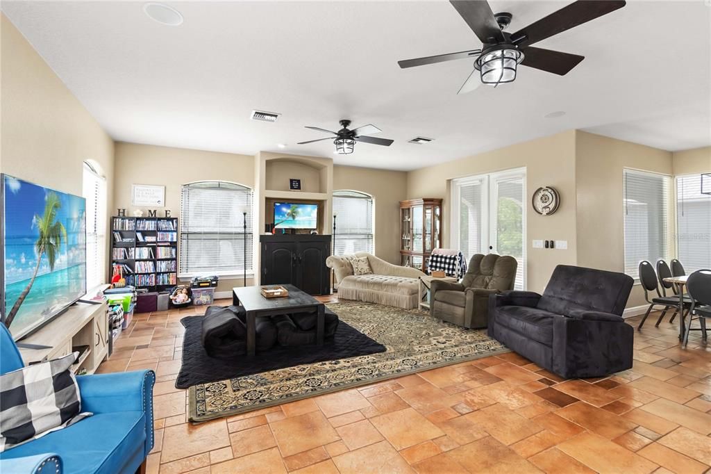 Dining room, Interior, Living room, Recessed Lighting