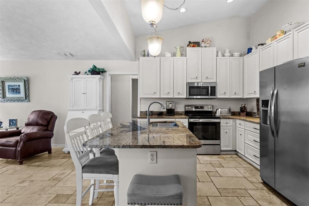 Dining room, Interior, Kitchen, Pendant Lights, Recessed Lighting, Stainless Steel Appliances