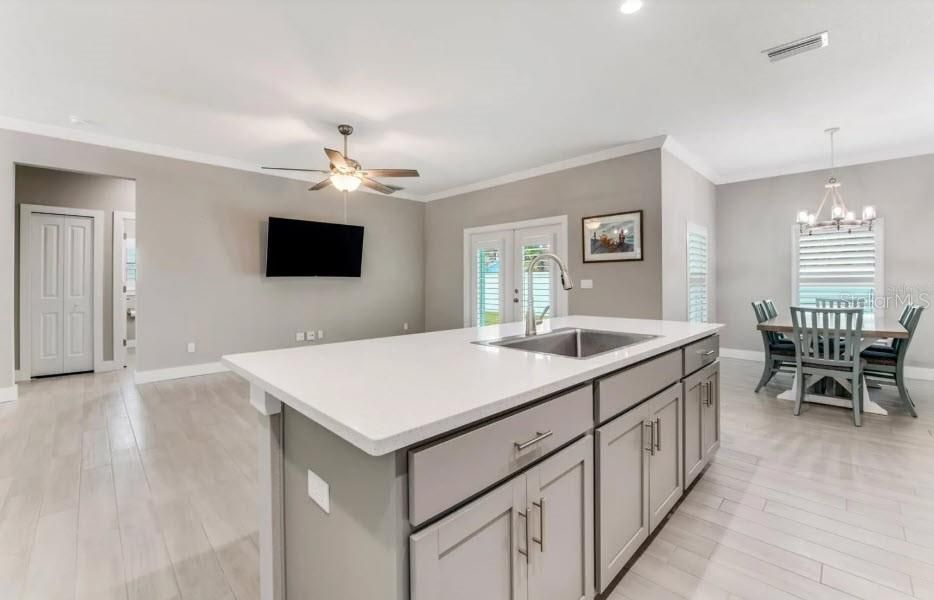 Chandelier, Dining room, Interior, Kitchen, Recessed Lighting, Wood Texture Flooring